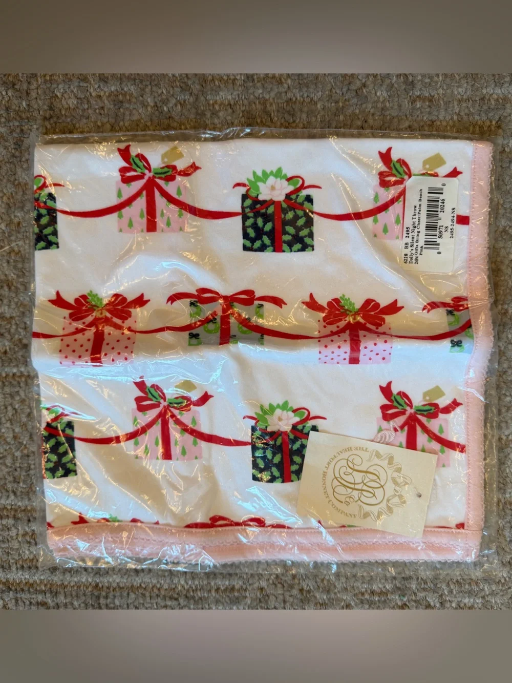 NWT TBBC Beaufort Bonnet Company Dolly throw gifts bring cheer